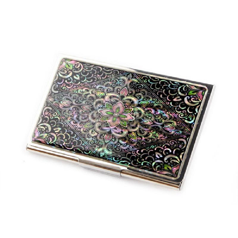 마름모당초 명함집 측면, 무지갯빛 자개의 연꽃과 당초무늬가 조화로운 나전칠기
