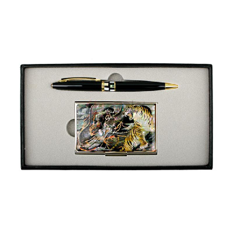 자개 상감으로 용과 호랑이 문양을 넣은 금속 명함케이스와 금장 장식의 검은색 볼펜 세트.