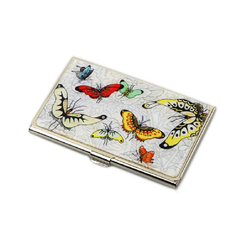 은은한 바탕에 다양한 색상의 나비 문양이 인쇄된 금속 재질 명함집