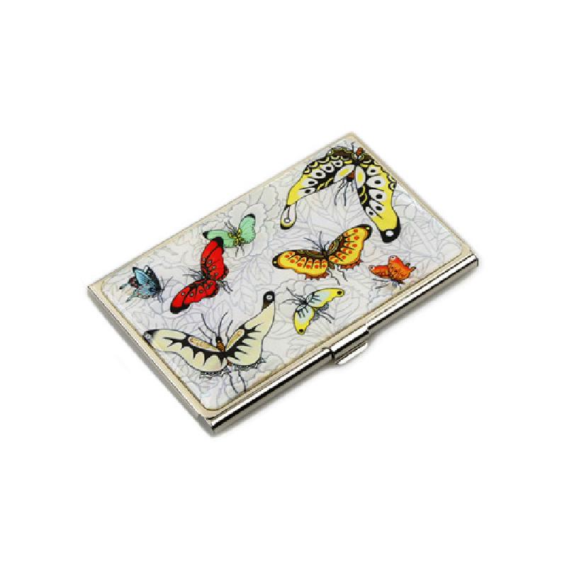 은은한 자개 바탕 위에 다채로운 색상의 나비와 모란 문양이 인쇄된 금속 테두리 명함집.