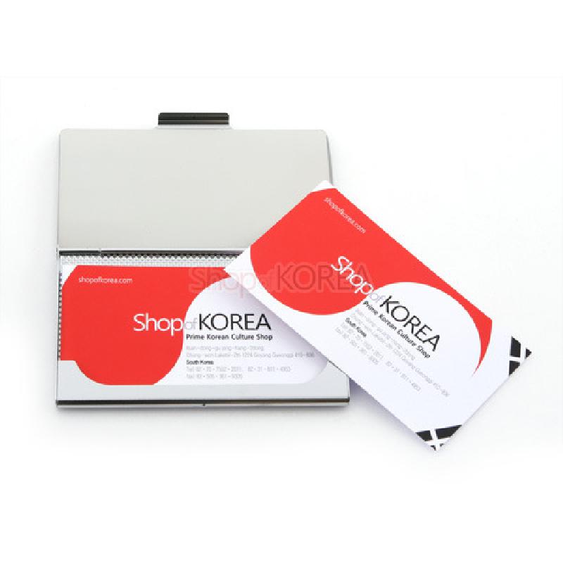 스테인리스 명함집과 ShopofKorea 명함 샘플, 빨간색과 흰색 디자인의 예시 명함
