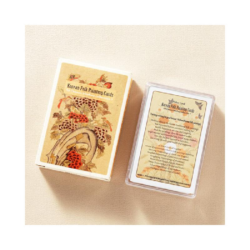 전통 민화풍 산수와 식물, 나비 문양이 인쇄된 종이 재질의 트럼프 카드 세트.