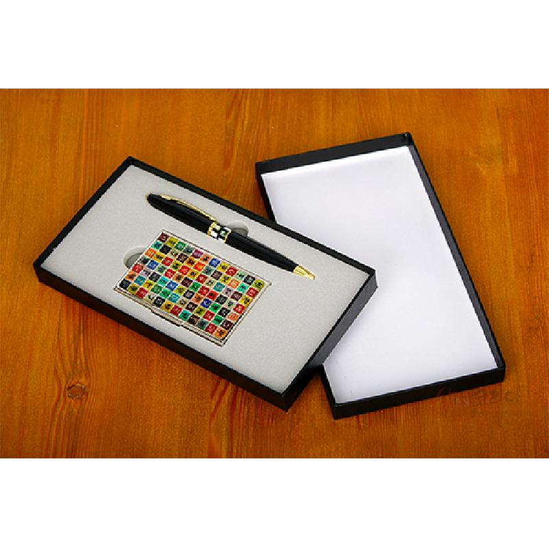 다채로운 색상의 칸마다 훈민정음 자모 문양을 배치한 금속 명함케이스와 금장 포인트의 블랙 볼펜 세트.