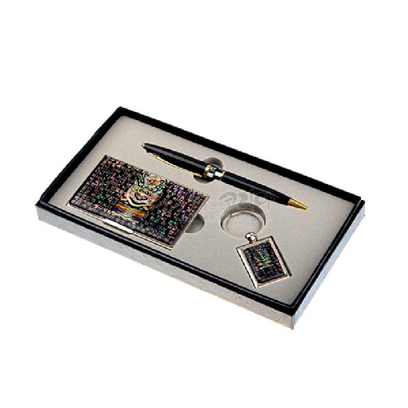 금속 테두리에 오방색 시조단청 문양 자개 장식을 더한 명함케이스와 열쇠고리, 금장 포인트 볼펜 3종 세트.