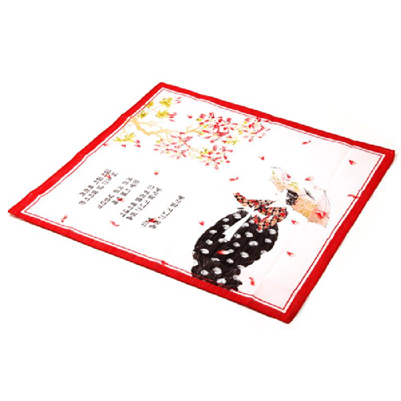 흰 바탕에 붉은 테두리, 황진이 인물화와 한글 시 구절, 꽃나무와 꽃잎 문양이 인쇄된 손수건.