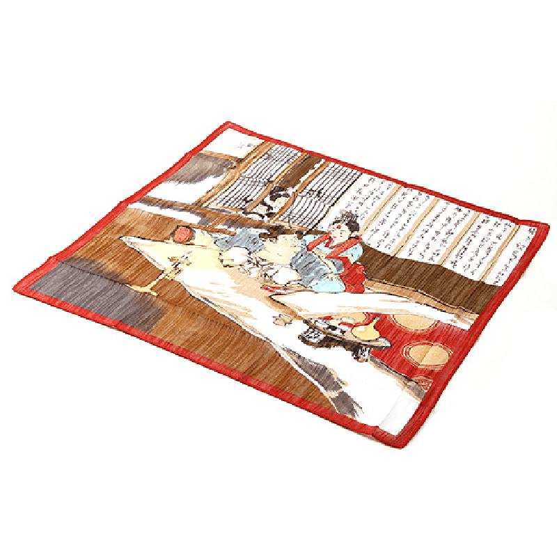 전통 민속화 풍의 꼬마신랑과 신부 장면을 비단 소재에 인쇄한 손수건, 붉은 테두리와 갈색·빨간색 계열 배경이 조화를 이룬 디자인.