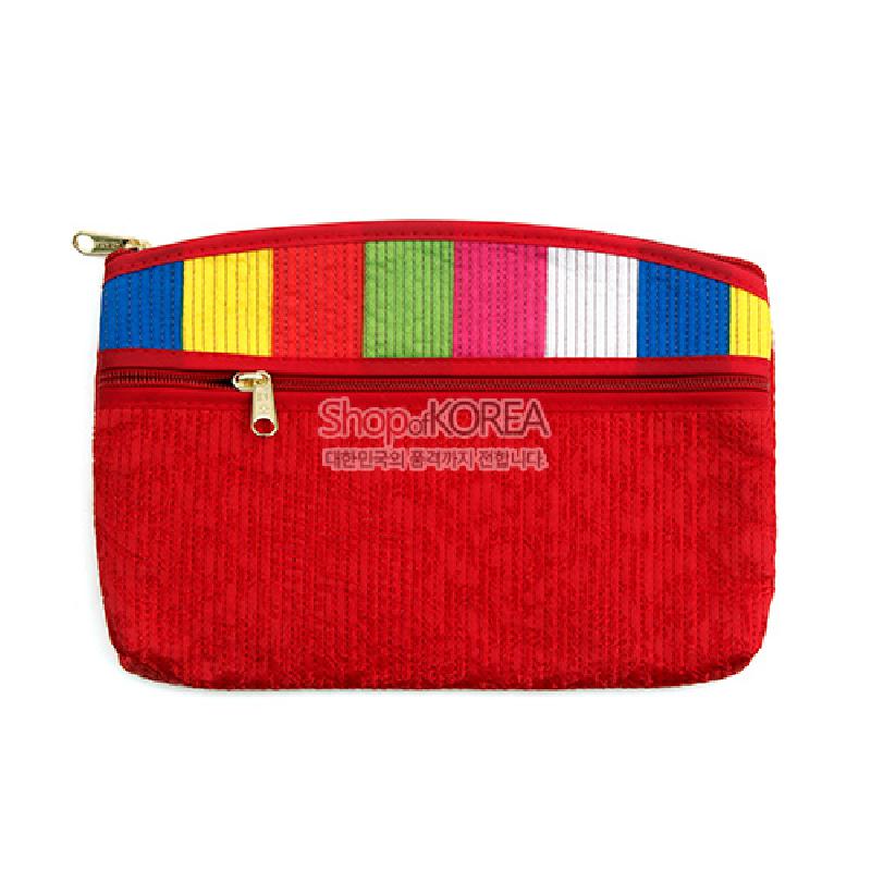 붉은색 누비 원단에 노랑·초록·분홍·흰색·파랑 색동 배색과 금속 지퍼 장식이 어우러진 티슈지갑.